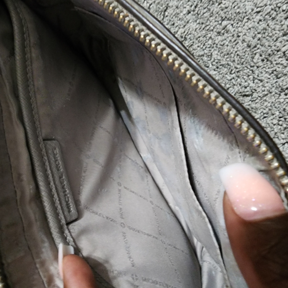Micheal Kors medium crossbody bag - Picture 5 of 5